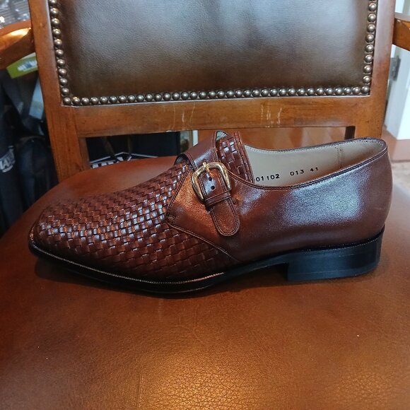 Smart mens slip on buckled leather shoes. - Picture 3 of 7